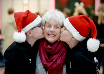 Flying home for Christmas-11_90740250