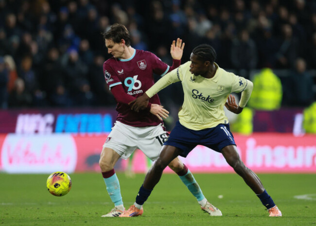 burnleys-hjalmar-ekdal-left-and-evertons-thierno-barry-right-battle-for-the-ball-during-the-premier-league-match-at-turf-moor-burnley-picture-date-saturday-december-27-2025