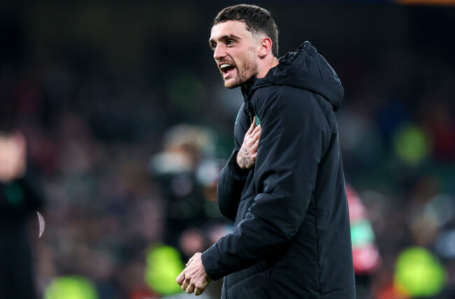 troy-parrott-celebrates-winning-the-match