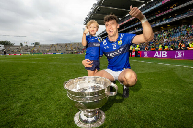 david-clifford-celebrates-with-his-son-ogie-and-the-sam-maguire-cup