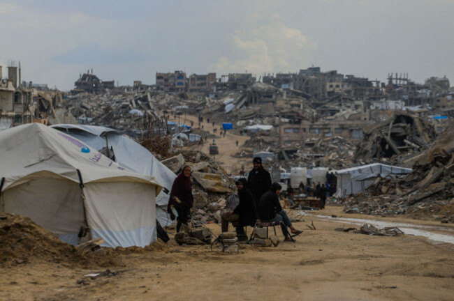 jabalia-palestine-28th-dec-2025-daily-life-of-palestinians-amid-a-deep-low-pressure-system-as-the-humanitarian-crisis-continues-in-jabalia-northern-gaza-strip-on-december-28-2025-photo-by-ha