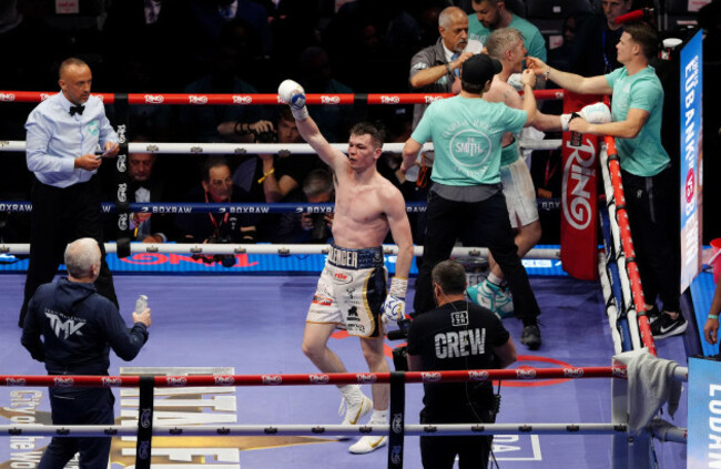 aaron-mckenna-centre-celebrates-during-their-middleweight-bout-against-liam-smith-at-the-tottenham-hotspur-stadium-london-picture-date-saturday-april-26-2025