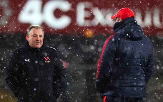 richie-murphy-speaks-with-clayton-mcmillan-before-the-game