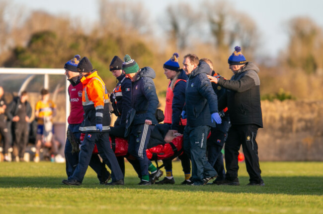jack-kirwan-receives-treatment-on-the-pitch-for-head-injury