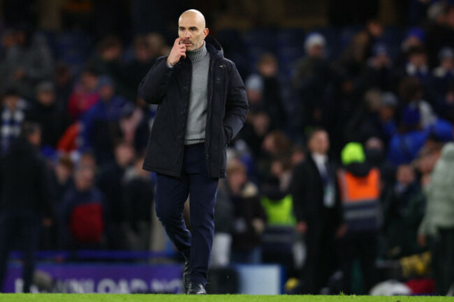 london-uk-30th-dec-2025-enzo-maresca-manager-of-chelsea-on-the-pitch-after-the-chelsea-vs-afc-bournemouth-premier-league-match-at-stamford-bridge-london-picture-credit-should-read-paul-terrys