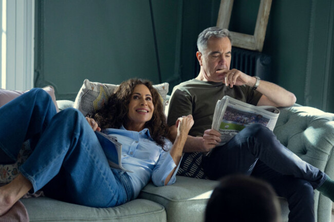 uk-minnie-driver-and-james-nesbitt-cnetflix-new-series-run-away-2026-plot-simons-perfect-life-is-shattered-when-daughter-paige-runs-away-later-found-strung-out-in-a-park-simons-search-l