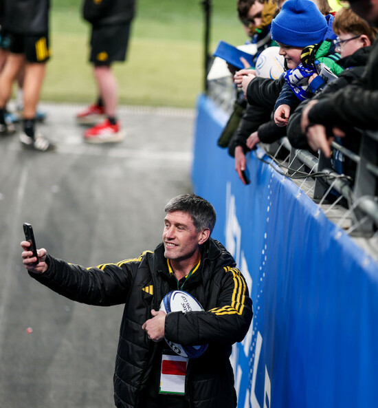 ronan-ogara-takes-a-selfie-with-a-fan-ahead-of-the-game