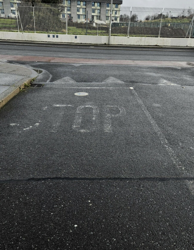 3 Learner drivers 'failing tests' due to severely faded road markings