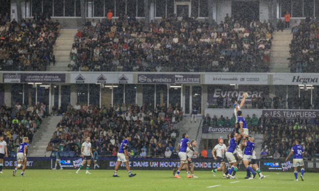 tadhg-beirne-wins-a-line-out