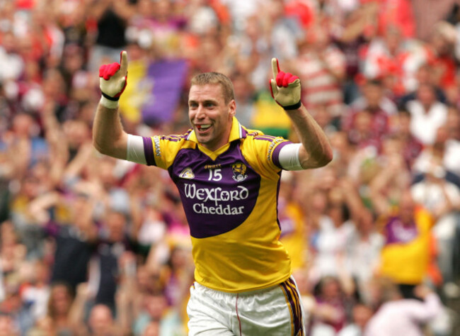 matty-forde-celebrates-his-goal