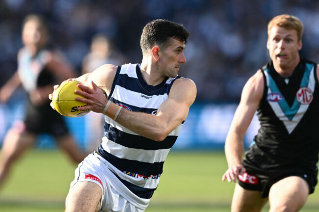 geelong-australia-03rd-aug-2025-mark-oconnor-of-geelong-during-the-afl-round-21-match-between-the-geelong-cats-and-the-port-adelaide-power-at-gmhba-stadium-in-geelong-sunday-august-3-2025-aa