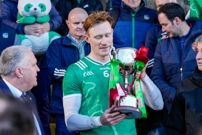 william-odonoghue-with-the-trophy