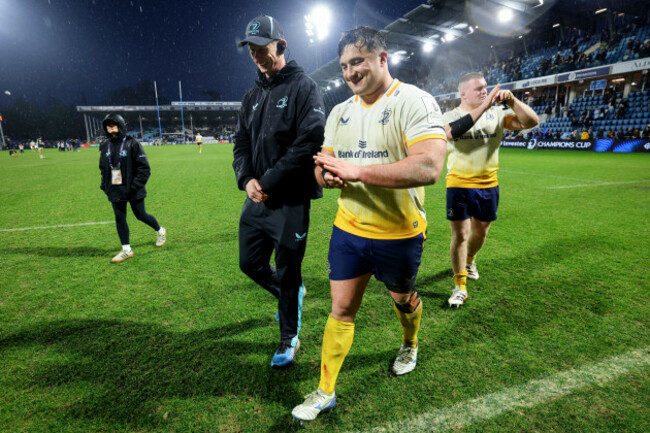leo-cullen-and-thomas-clarkson-celebrate-after-the-match