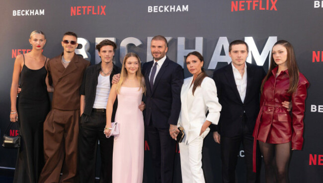 london-uk-03-october-2023-l-r-mia-regan-romeo-beckham-cruz-beckham-harper-beckham-david-beckham-victoria-beckham-brooklyn-beckham-and-peltz-beckham-attend-the-netflix-series-of-the-beckham