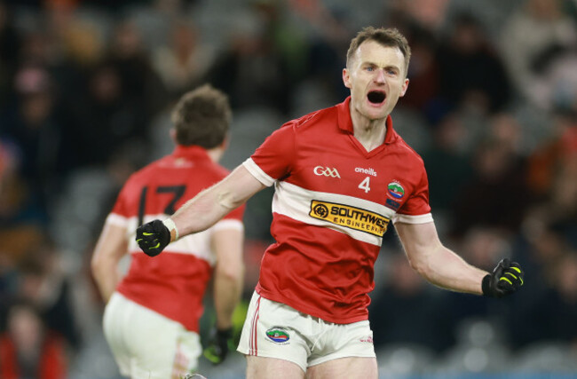 tom-osullivan-celebrates-kicking-a-late-point
