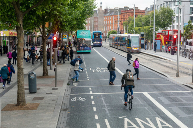 ireland-dublin-oconnell-street-public-transport-bus-tram