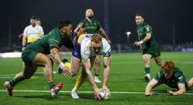 ciaran-frawley-scores-his-sides-fourth-try-of-the-match-despite-bundee-aki