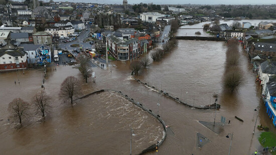 the-river-slaney-bursts-its-banks-in-enniscorthy-co-wexford-hundreds-of-schools-are-closed-and-tens-of-thousands-of-people-are-without-power-as-storm-chandra-batters-the-island-of-ireland-picture