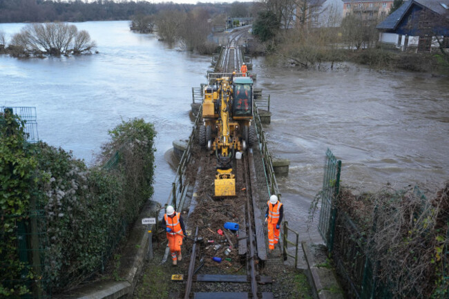 irish-rail-workers-clear-debri-from-the-line-in-enniscorthy-co-wexford-after-storm-chandra-hit-the-island-of-ireland-picture-date-wednesday-january-28-2026