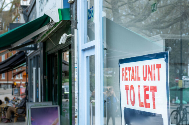 london-retail-unit-to-let-sign-on-british-high-street