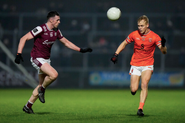 cian-mcconville-in-action-against-mattias-barrett