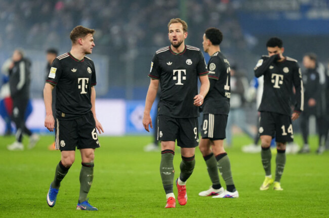 hamburg-germany-31st-jan-2026-soccer-bundesliga-hamburger-sv-fc-bayern-munich-matchday-20-volksparkstadion-joshua-kimmich-bayern-munich-l-and-harry-kane-bayern-munich-leave-the-pitch