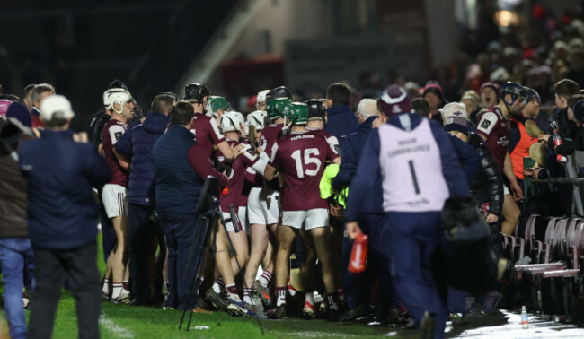 tempers-flare-at-half-time-as-the-teams-leave-the-field