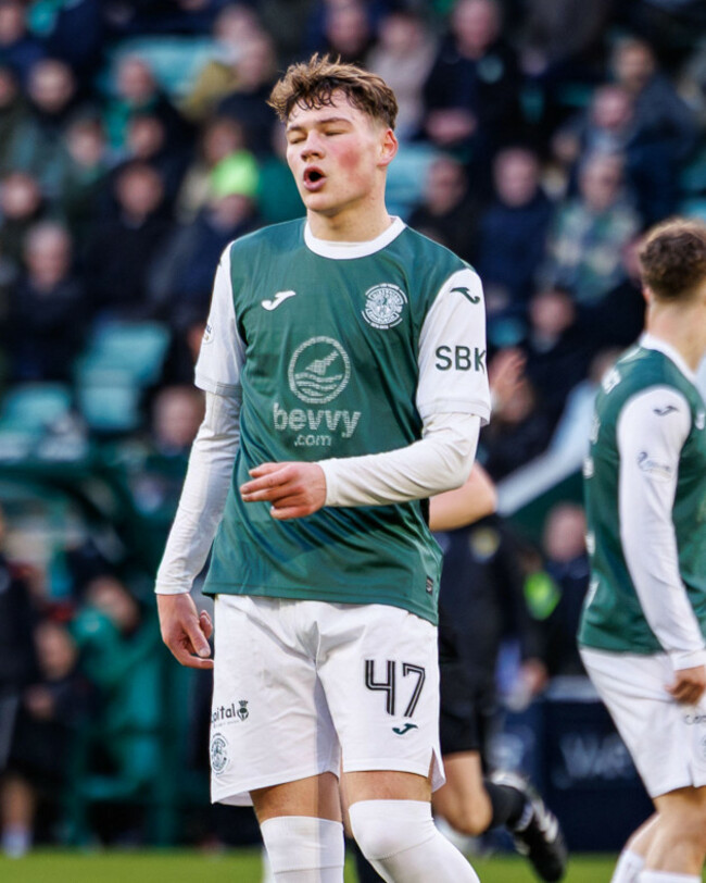 easter-road-stadium-edinburgh-scotland-uk-1st-feb-2026-hibernian-v-rangers-william-hill-scottish-premiership-owen-elding-of-hibernian-reacts-to-going-close-credit-wm-sport-media-alamy-live-n