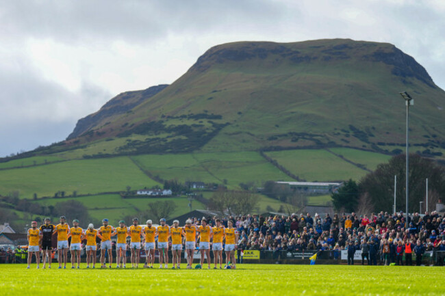 antrim-team-stand-for-national-anthem