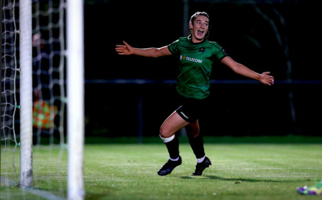 ellen-dolan-celebrates-scoring-the-second-goal