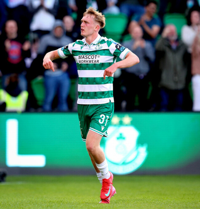 michael-noonan-celebrates-scoring-the-first-goal