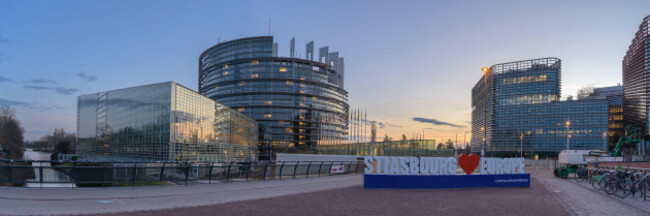 strasbourg-france-january-16-2026-european-parliament-in-strasbourg-france-panoramic-cityscape-at-dusk