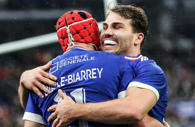 louis-bielle-biarrey-celebrates-scoring-his-sides-fourth-try-with-antoine-dupont