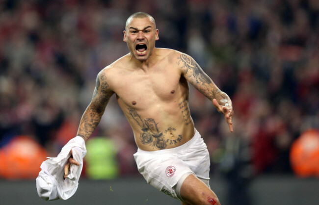 anthony-elding-celebrates-scoring-the-winning-goal-in-injury-time