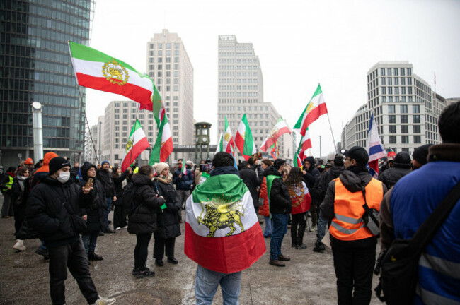 berlin-germany-07th-feb-2026-on-saturday-february-7-2026-supporters-of-iranian-opposition-figure-reza-pahlavi-demonstrate-at-potsdamer-platz-in-berlin-calling-for-political-change-in-iran-the