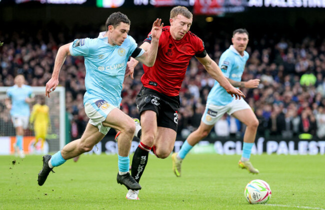 kian-leavy-in-action-with-sam-todd