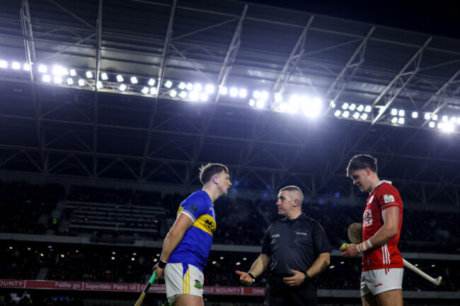 jake-morris-with-liam-gordon-and-darragh-fitzgibbon-at-the-coin-toss