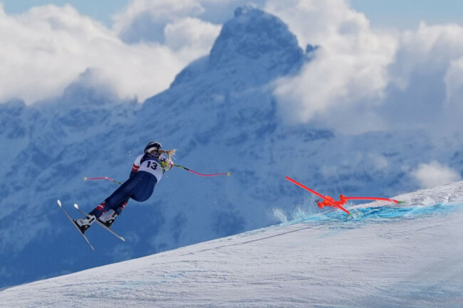 united-states-lindsey-vonn-crashes-during-an-alpine-ski-womens-downhill-race-at-the-2026-winter-olympics-in-cortina-dampezzo-italy-sunday-feb-8-2026-ap-photojacquelyn-martin