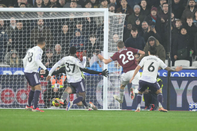 tomas-soucek-of-west-ham-united-scores-first-goal-during-the-premier-league-match-between-west-ham-united-and-manchester-united-at-the-london-stadium-stratford-on-tuesday-10th-february-2026-photo