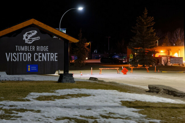 tumbler-ridge-canada-11th-feb-2026-the-road-is-blocked-off-before-the-tumbler-ridge-secondary-school-in-tumbler-ridge-b-c-on-wednesday-feb-11-2026-credit-the-canadian-pressalamy-live-news