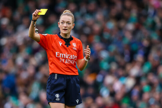 hollie-davidson-awards-a-yellow-card-to-craig-casey