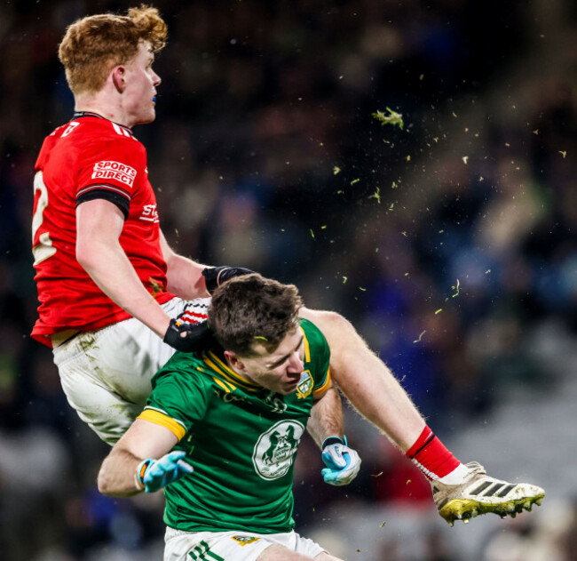 jack-oconnor-and-padraic-trinelly-collide-in-the-air