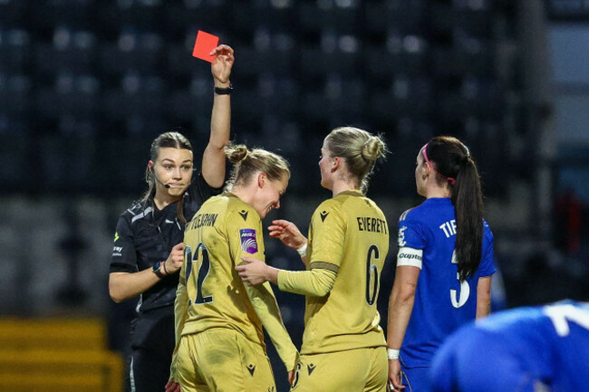 meadow-lane-stadium-nottingham-on-sunday-23rd-november-2025-nottingham-uk-23rd-nov-2025-referee-alice-parker-shows-the-red-card-to-22-ruesha-littlejohn-of-crystal-palace-during-the-subway-women