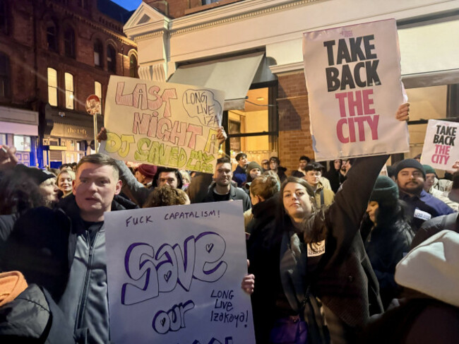 note-language-on-placards-people-attend-a-protest-outside-the-hoxton-hotel-in-dublin-objecting-to-an-injunction-the-hotel-on-exchequer-street-has-sought-against-a-late-night-venue-yamamori-izakaya-o