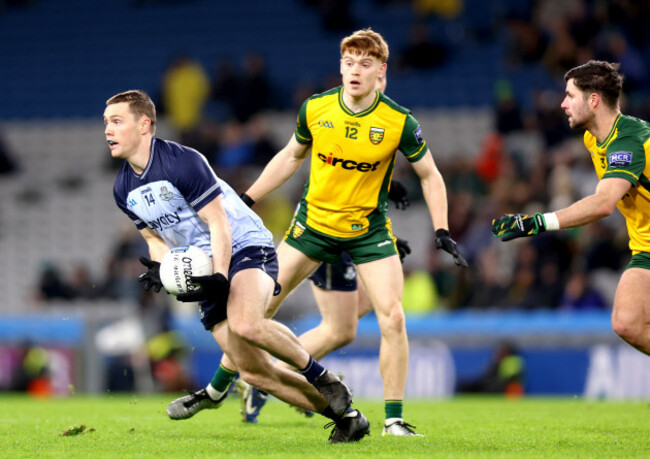 con-ocallaghan-is-challenged-by-ciaran-moore