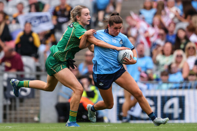 mary-kate-lynch-tackles-kate-sullivan