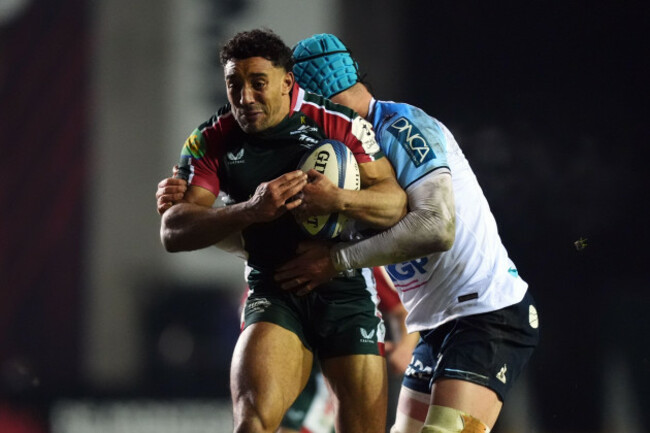 leicester-tigerss-gabriel-hamer-webb-left-and-bayonnes-alvaro-garcia-iandolino-compete-for-the-ball-during-the-investec-champions-cup-match-at-mattioli-woods-welford-road-stadium-leicester-pictu