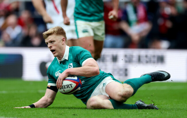 tommy-obrien-scores-his-sides-3rd-try-of-the-match