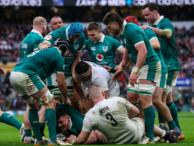 dan-sheehan-celebrates-with-teammates-after-scoring-his-sides-fourth-try-of-the-match