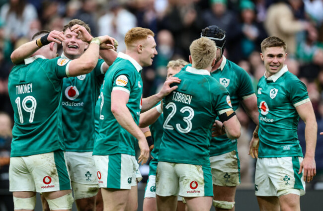 the-irish-team-celebrate-after-the-match